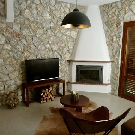 Beach House Nikiti Bagian luar foto