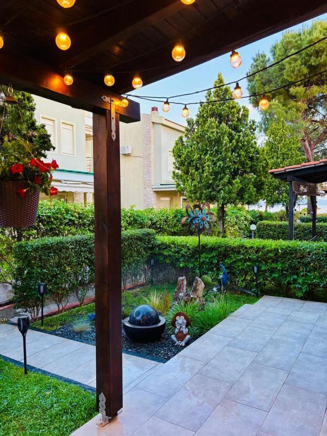 Beach House Nikiti Bagian luar foto